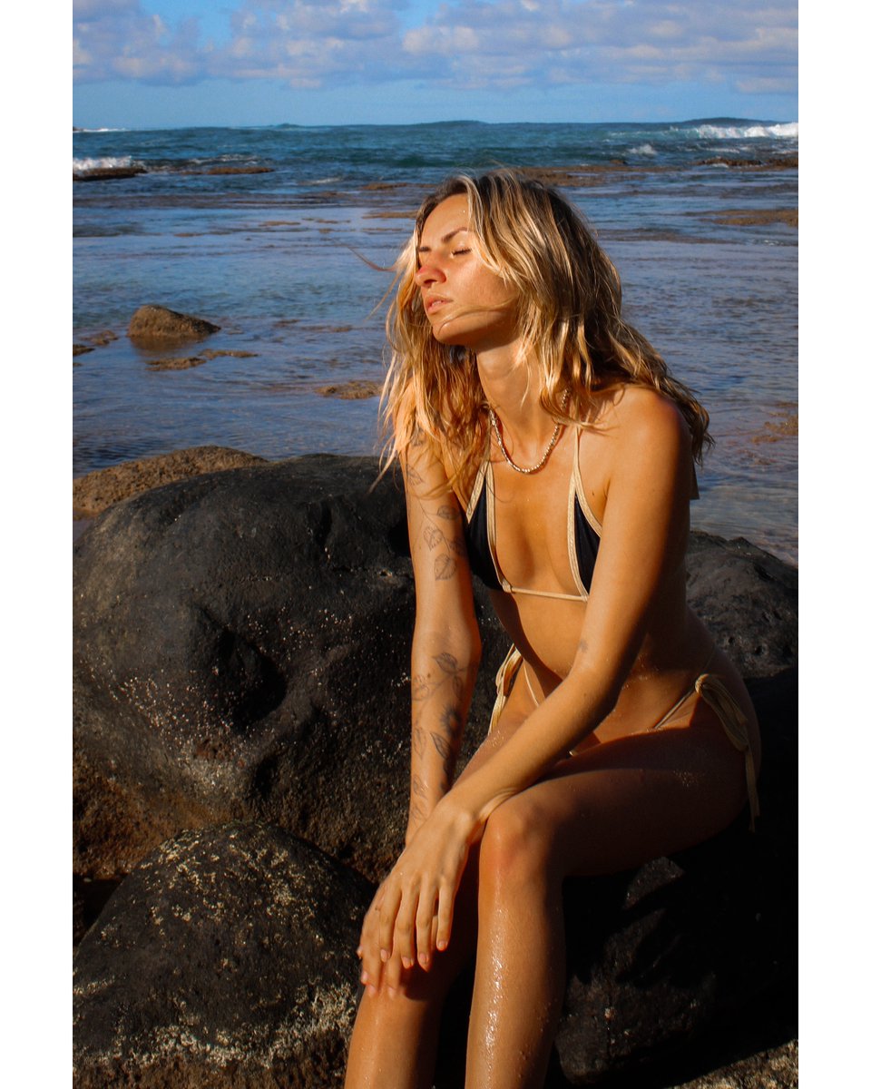 BellesNotesX's tweet photo. sun on my face, salt in my hair https://t.co/Hiee5iwJPF