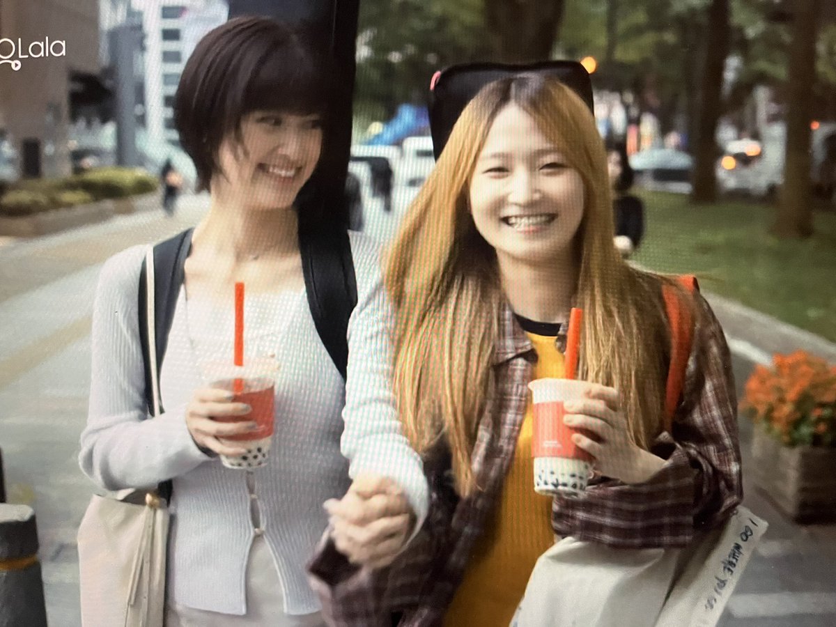 himejostarrie's tweet photo. i have been waiting for this day all my life. saemiwa are real and on my screen 😭! https://t.co/mPFS5UhCFn