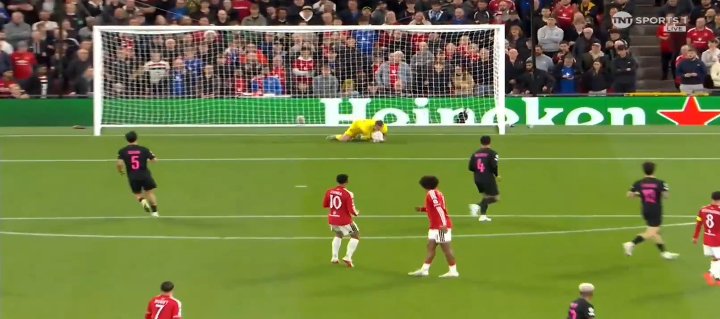 Unpopularfootyx's tweet photo. 🚨🎙️ Joshua Zirkzee on what Michael Carrick told him before he came on against Sabah FK

🗣️“He’s the best manager I could ask for. He’s so calm and makes everyone in the dressing room feel the same way.”

“He didn’t say much… he never does.” (laughs)

“He just looked at me and said, ‘Go and show them. I still trust you. You’re a great player, so prove it to them. Let Old Trafford sing your name.’”

“Honestly, hearing that from your manager gives you something. You don’t want to let him down.”

“When I stepped onto the pitch, I just wanted to play with freedom and repay that trust.”

“He believes in me, even when things aren’t going perfectly. That means everything.”

“Now it’s my job to give him a reason to keep believing.”