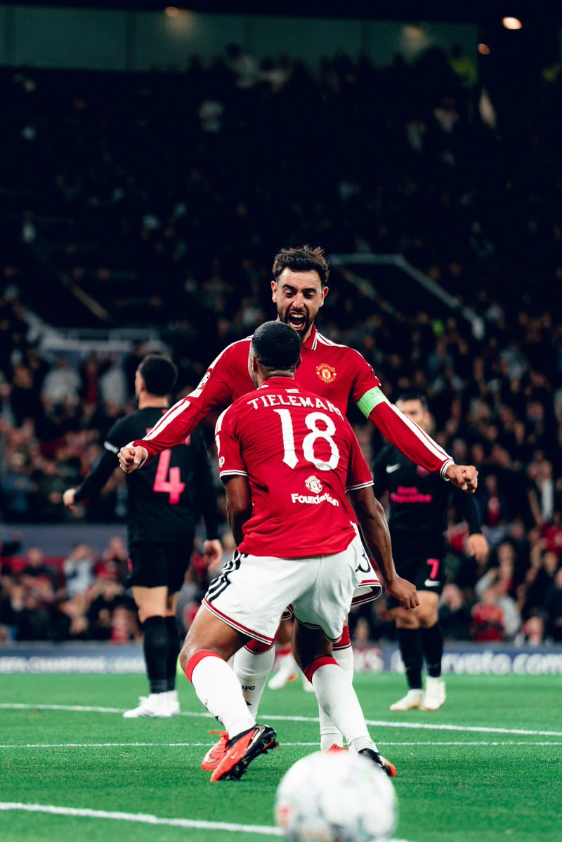 ManUtd_AR's tweet photo. ⚽️ ماتيوس كونيا ('27)
⚽️برونو فيرنانديز ('42)
⚽️ بينجامين شيشكو ('45)
⚽️ ليساندرو مارتينيز ('68)

هل استمتعتم يا مانشستراوية؟ 🔥 https://t.co/6dTWlgOf66