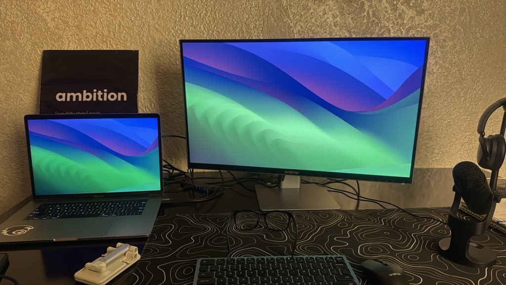 irvinosazee's tweet photo. What do you think about my setup? https://t.co/AiBXGrR4yf
