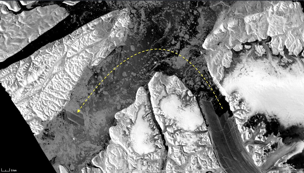 csa_asc's tweet photo. Good news: it’s not an immediate danger to ships navigating the North, yet. Satellite images allow us to track its progress and location. https://t.co/MWRXvVT01J