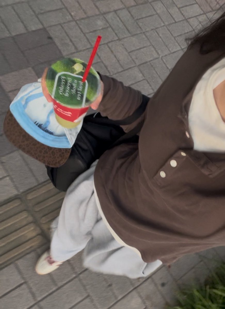 otororakko's tweet photo. 이시간에 학교가는 거 말않되…… https://t.co/kJ1vTG63YF
