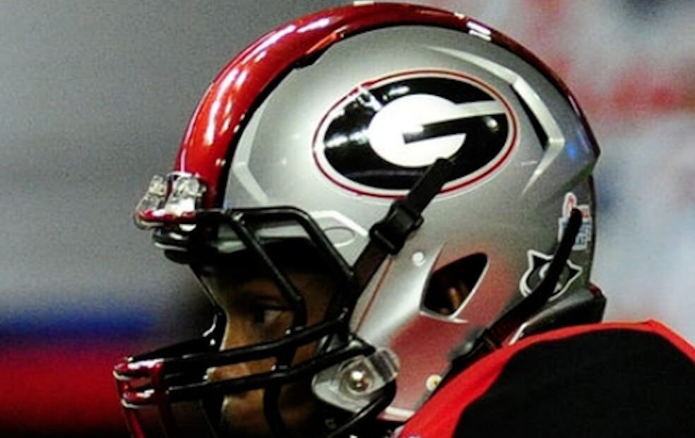 ereece16's tweet photo. The first time UGA has strayed away from the classic red helmets since...  https://t.co/pe2XVugpXW https://t.co/w5Me4qJYdj
