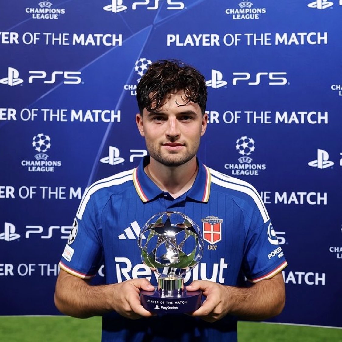 FutbolHub_'s tweet photo. 🚨| Martin Baturina with the Man of the Match award 🆚 RB Leipzig. 👏🔵🌟 https://t.co/yG0qPUeMsz