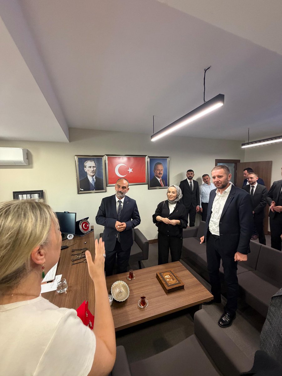APartiSerdivan's tweet photo. İl yönetimimiz ve ilçe başkanlarımızla birlikte Genel Merkezimizde Sayın Genel Başkanımız Yavuz Ağıralioğlu ile bir araya geldik.
@yavuzagiraliog @hakanyazctr @ouzdemirba @nihal01 https://t.co/6Hmc2k464B