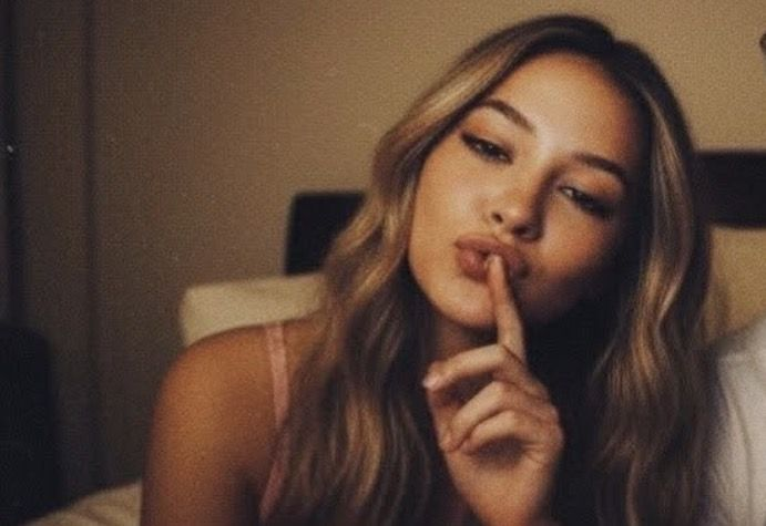 maevebonline's tweet photo. '.                                                              
                           —    𝑠𝑜𝑚𝑒𝑤ℎ𝑒𝑟𝑒 𝑏𝑒𝑡𝑤𝑒𝑒𝑛 
                                   ᴘsʏᴄʜᴏᴛɪᴄ ᴀɴᴅ ɪᴄᴏɴɪᴄ
                     
                                            {#dlaphoto} 📸 https://t.co/V5p78qD4h6