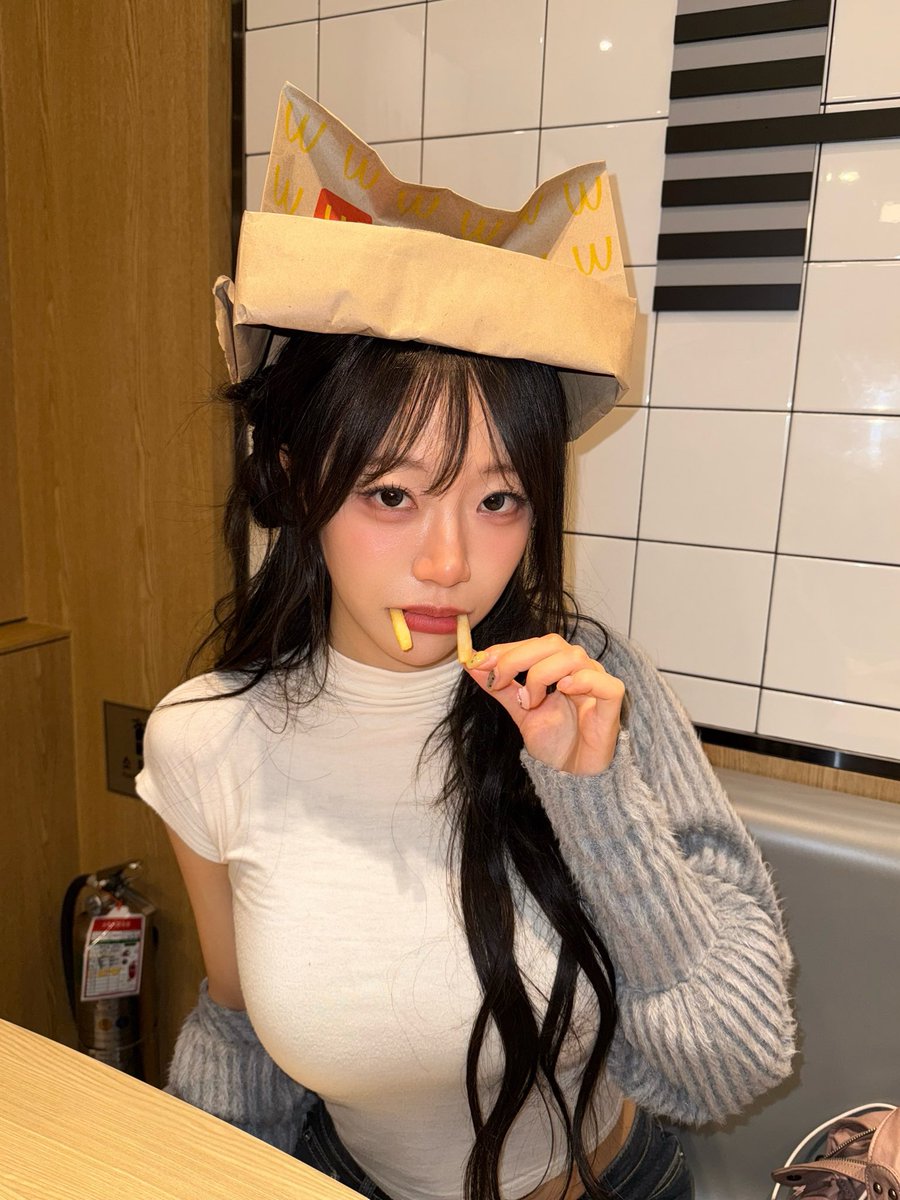 zzwarning's tweet photo. 맥도날드 고양이
냐옹🐈 https://t.co/ZhyKCfgixr