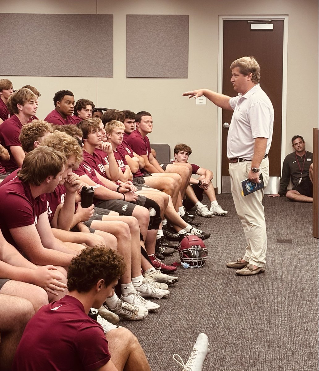 MBACoachBrock's tweet photo. Great “Word of the Week” from @PreacherClay breathing life into @MBAFootball. Romans 5:3 Suffering, Endurance, Character, Hope. This Hope will Not disappoint. #Team128 https://t.co/URLCfZf7cH