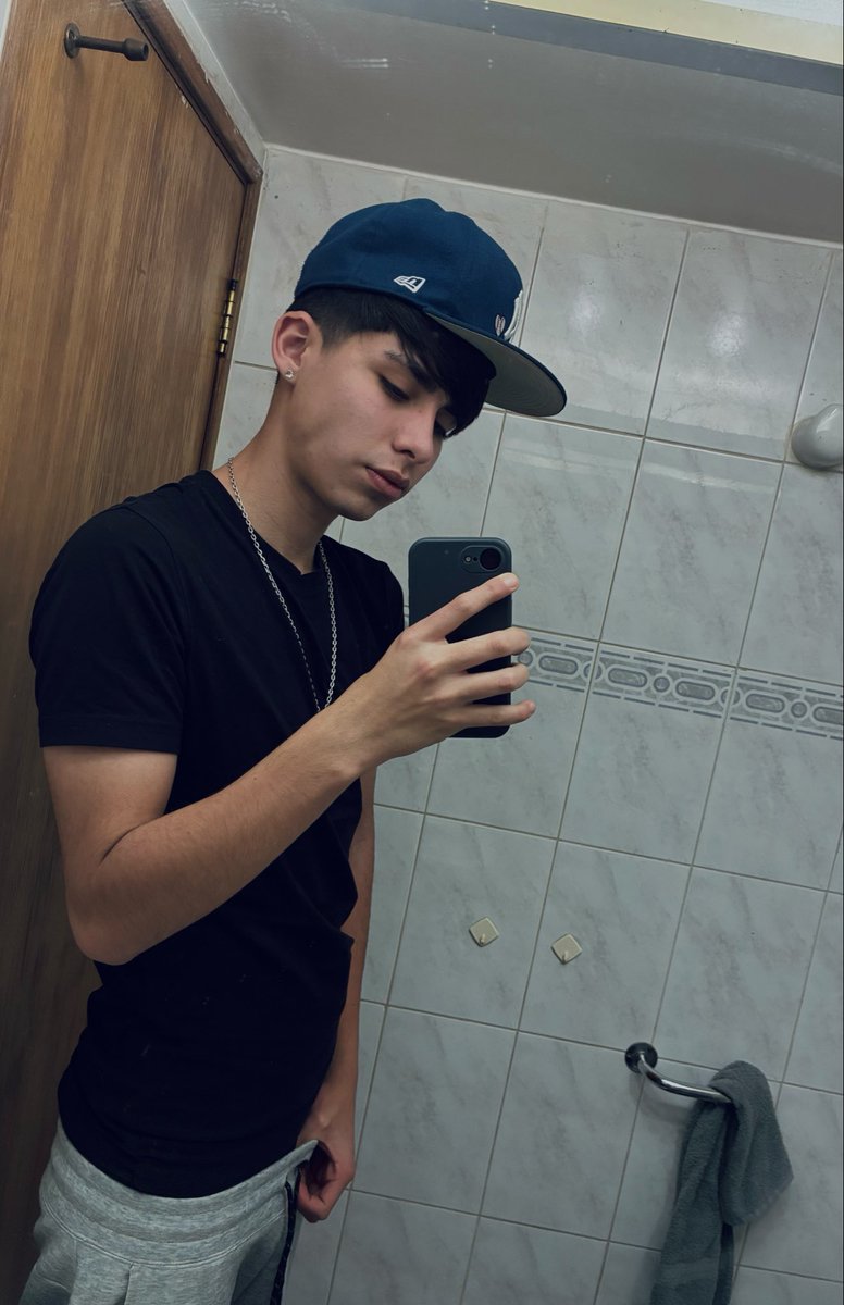 yzznfli's tweet photo. 🤟🏻 https://t.co/vUouvoE20w