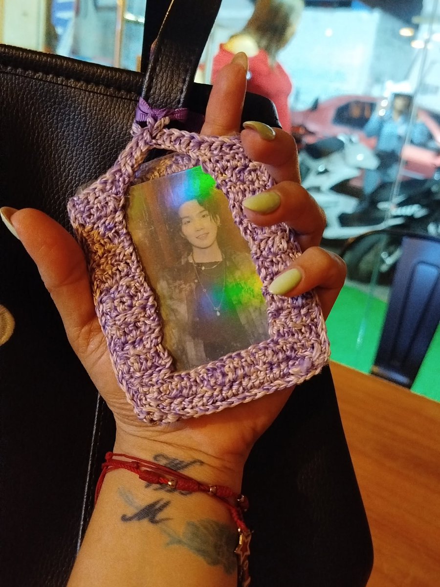 crations's tweet photo. En una relación seria con mi paz mental y estos colores. La vida fluye mejor rodeada de soluciones, no de problemas. Y donde vaya, mi amor me acompañará. https://t.co/tFlV1w4tK0