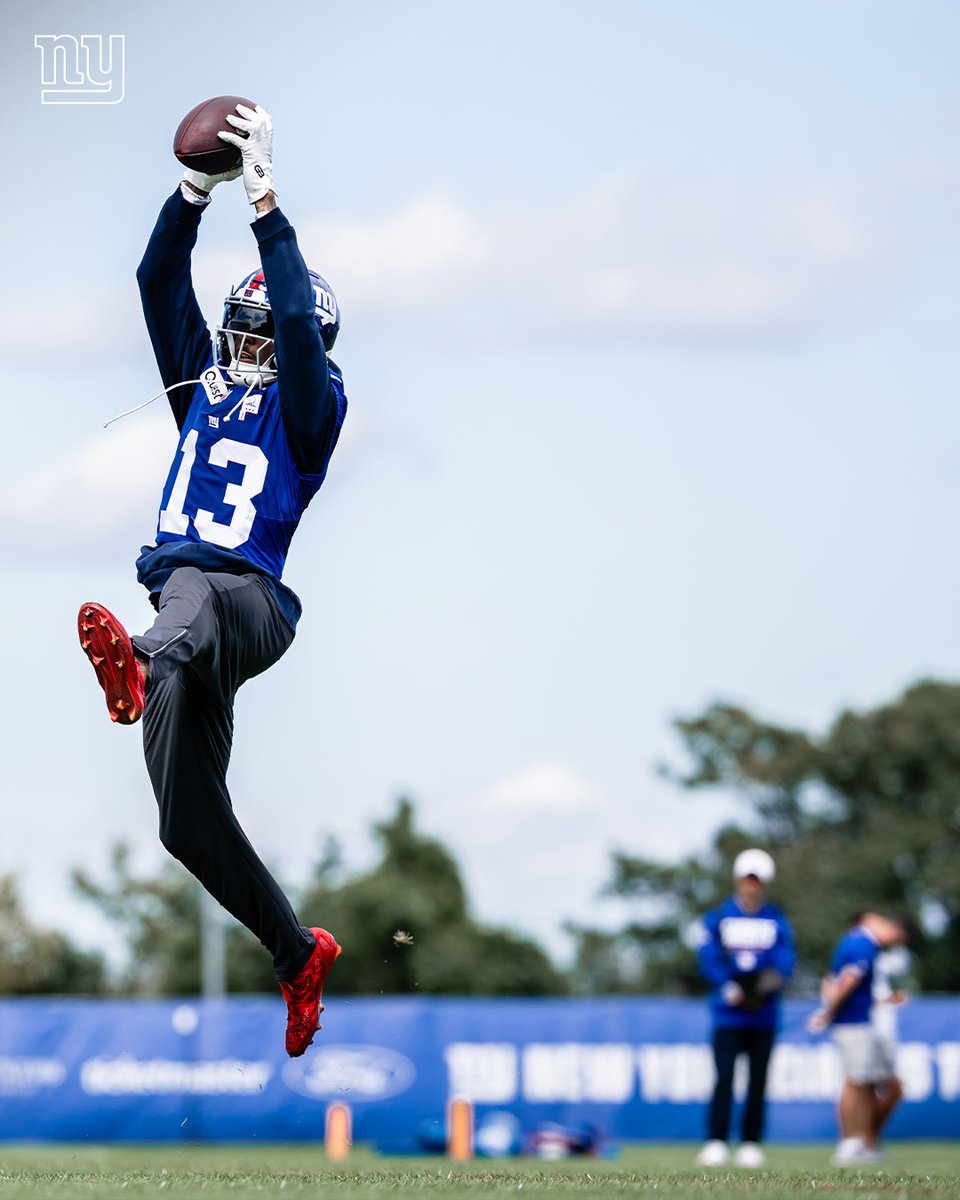 Giants's tweet photo. Preparing for action 🎬 https://t.co/cMpCPTzMiY