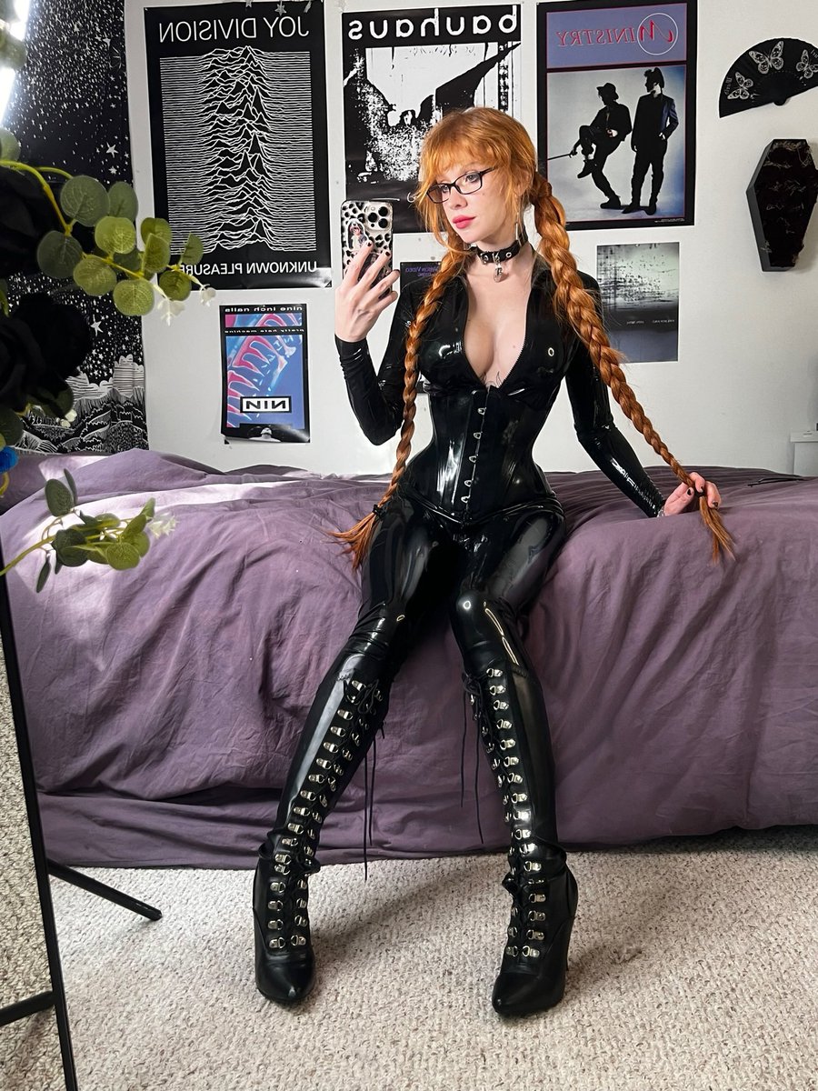 Goddesssyl07's tweet photo. Serving me is all that should bother you as a filthy slave!! https://t.co/YQaFsSgIxg