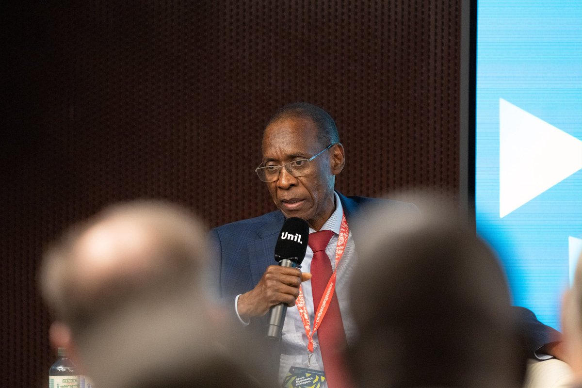 fatma_samoura's tweet photo. Plaisir d’avoir participé à Lausanne à la table ronde sur la diplomatie sportive,un thème qui fait écho à mon parcours, avec Bakary Sangaré, Min. Aff. étrangères du Niger, Cheikh Niang, Min. Aff. étrangères du Sénégal &amp; Nadine Traoré Bazié, Ministère Aff étrangères  Burkina Faso. https://t.co/0qGNLrPbya