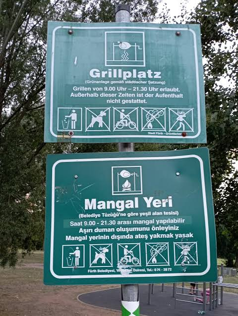 MuhtarMetehan's tweet photo. @lalyrova Hangi alman yerinde ilk önce Danish yazıyormuş acaba? İkinci dil olarak Türkçe gördüm ama, birinci dil olarak danish hiç görmemiştim;? https://t.co/chnuz1MBxb