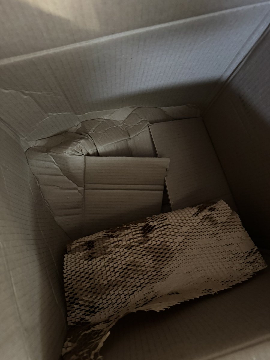 Rendiggy's tweet photo. @FedEx It’s crazy that a package can arrive in this condition with no acknowledgement of the damage. Contents were damaged, too. Even the photo the driver uploaded  shows the huge dent. I pay over $100 for something and expect it to arrive at least at MINIMUM, in decent shape https://t.co/rwoUqxv4Ys