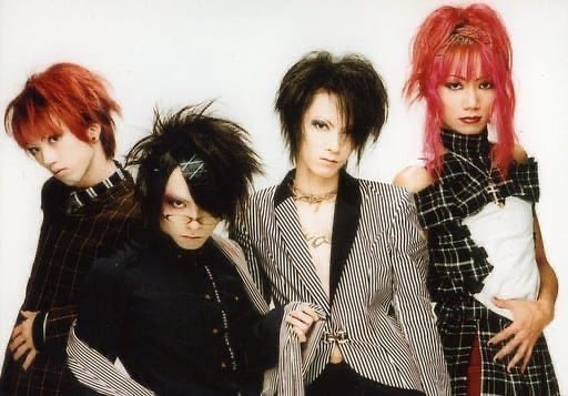 vr_noru's tweet photo. 【#ヴィジュアル系今日は何の日】
Kraが高田馬場AREAにて初ライブを開催した日。
(2001.9.11) https://t.co/VjOxa5euyt