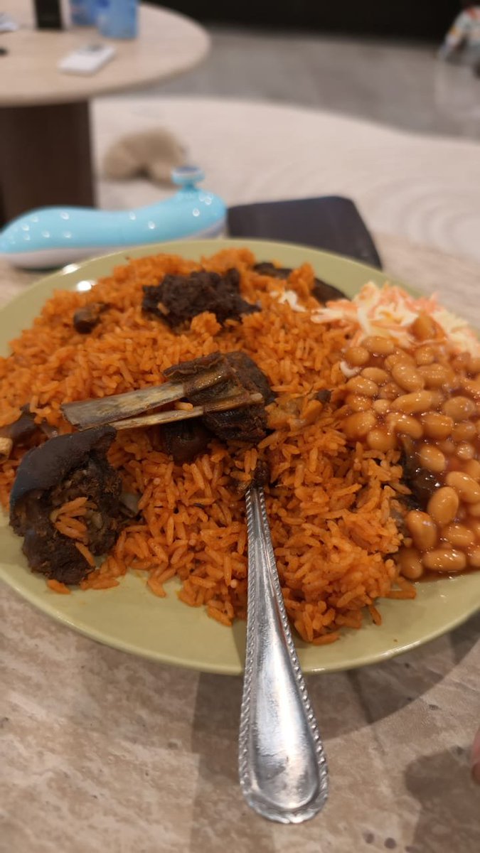 kwakuzee's tweet photo. @DJMENSAH1 good evening. #jollof #ghanajollof #leeyas https://t.co/xSgWKlpUjU