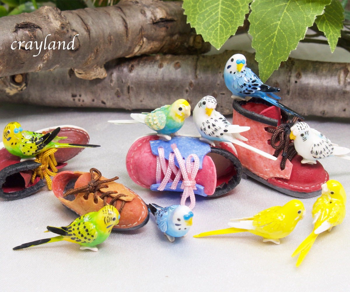 moranbaba's tweet photo. コザクラ、マメルリハに続いてセキセイインコちゃんの見本も出来ました。
インコちゃんって色んな色の子がいますよね。

#クレイアート  #粘土細工　
#イヤーアクセサリー  #セミオーダー　
#セキセイインコ　　
https://t.co/YLZuKpo2tF
https://t.co/zvmiQJPYk9 https://t.co/DWPVehy37u