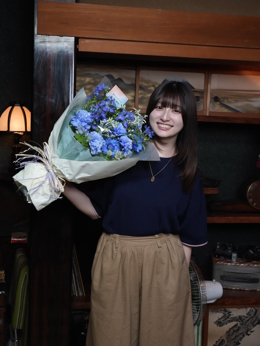 meitanteima_ex's tweet photo. #名探偵のままでいて
クランクアップ時の写真をお届け🎁

▪︎楓役　#吉川愛 さん
◽︎祖父役　#奥田瑛二 さん

本当にお疲れ様でした✨

最終話は TVer・ABEMAで配信中📺
ぜひ何度でもご覧ください❣️
https://t.co/YBMKesh2E5 https://t.co/d3N6F0LLTU