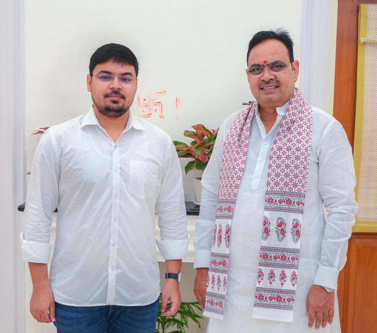 BhajanlalBjp's tweet photo. ।।आयुष्मान भव:।। 

पुत्र अभिषेक शर्मा को जन्मदिन की हार्दिक बधाई। 

कर्मठता, सेवा और संस्कारों के पथ पर चलते हुए आप समाज व राष्ट्र के लिए प्रेरणा बनें। 

प्रभु श्रीनाथ जी की कृपा से आपके जीवन में यश, समृद्धि, उत्तम स्वास्थ्य और असीम खुशियों का सदैव संचार हो। https://t.co/sSuBjhpquu