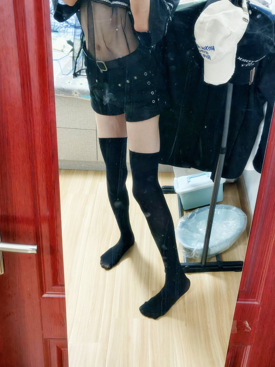 ming_tian_yo's tweet photo. 怎样才能谈到这种男生呢?
#男娘 #男生 #腿 #xnn https://t.co/3VhZ1SS5k3