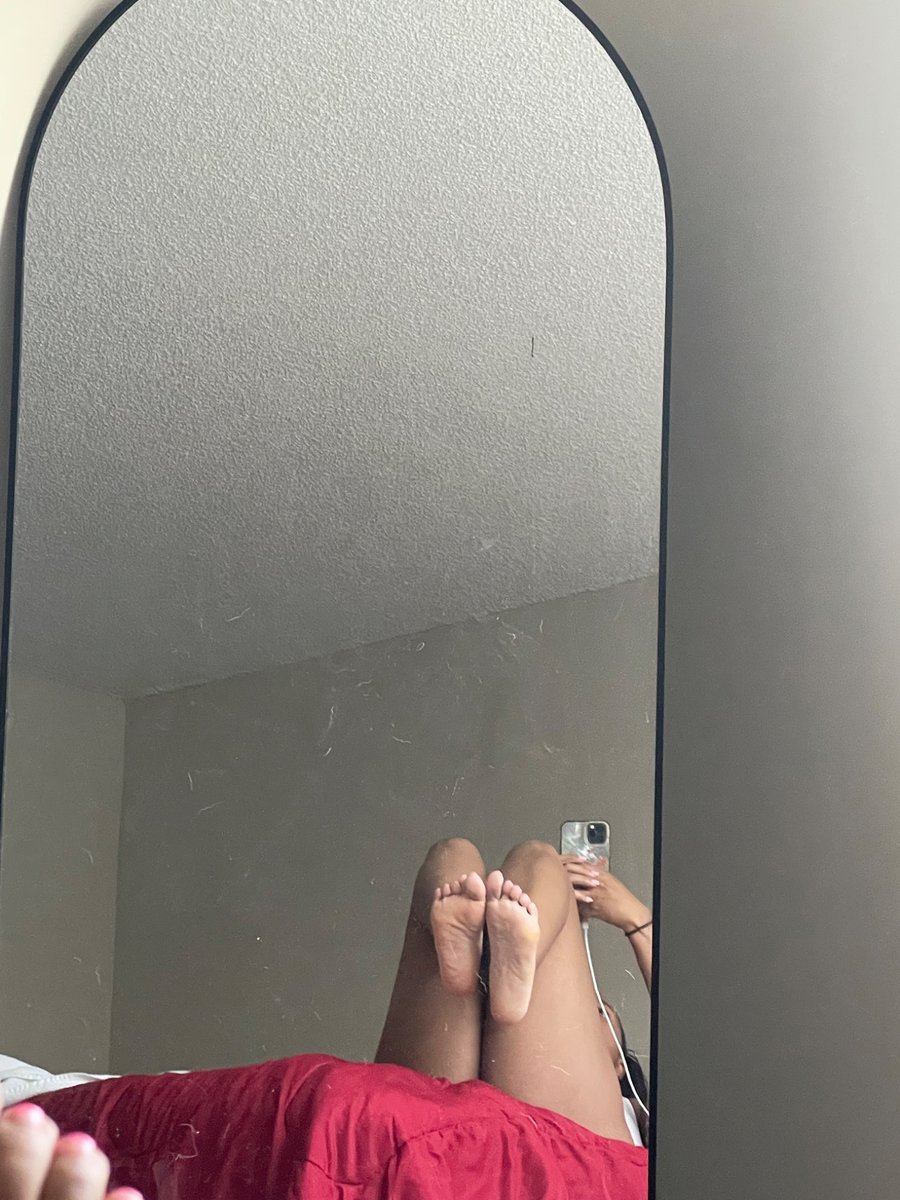 Dajamalandro's tweet photo. Feet content available 🦶🏻🥰 #feetfetısh #feetbuyers #soles https://t.co/drJH2kV6li