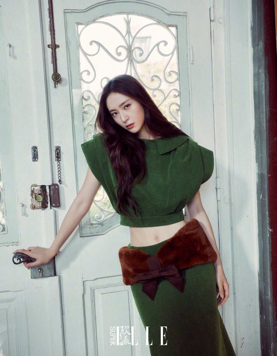 kryssiefinamour's tweet photo. KRYSTAL JUNG 🧎🏻‍♀️😭😭😭 https://t.co/VN0qFGyOuU