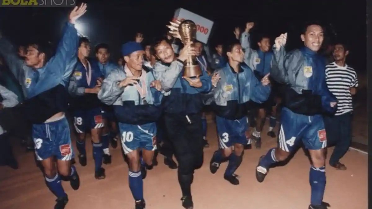BobotohKaskus's tweet photo. Jangankan cuma main di Jakarta, juara di Jakarta aja kami pernah.

Gak usah menghujat, supaya doa menjadi berkat.

Silaturahim kita pererat.
Yang jauh mendekat, yang dekat merapat.

Selamat hari Jum'at. https://t.co/Sd3e4dsAr1