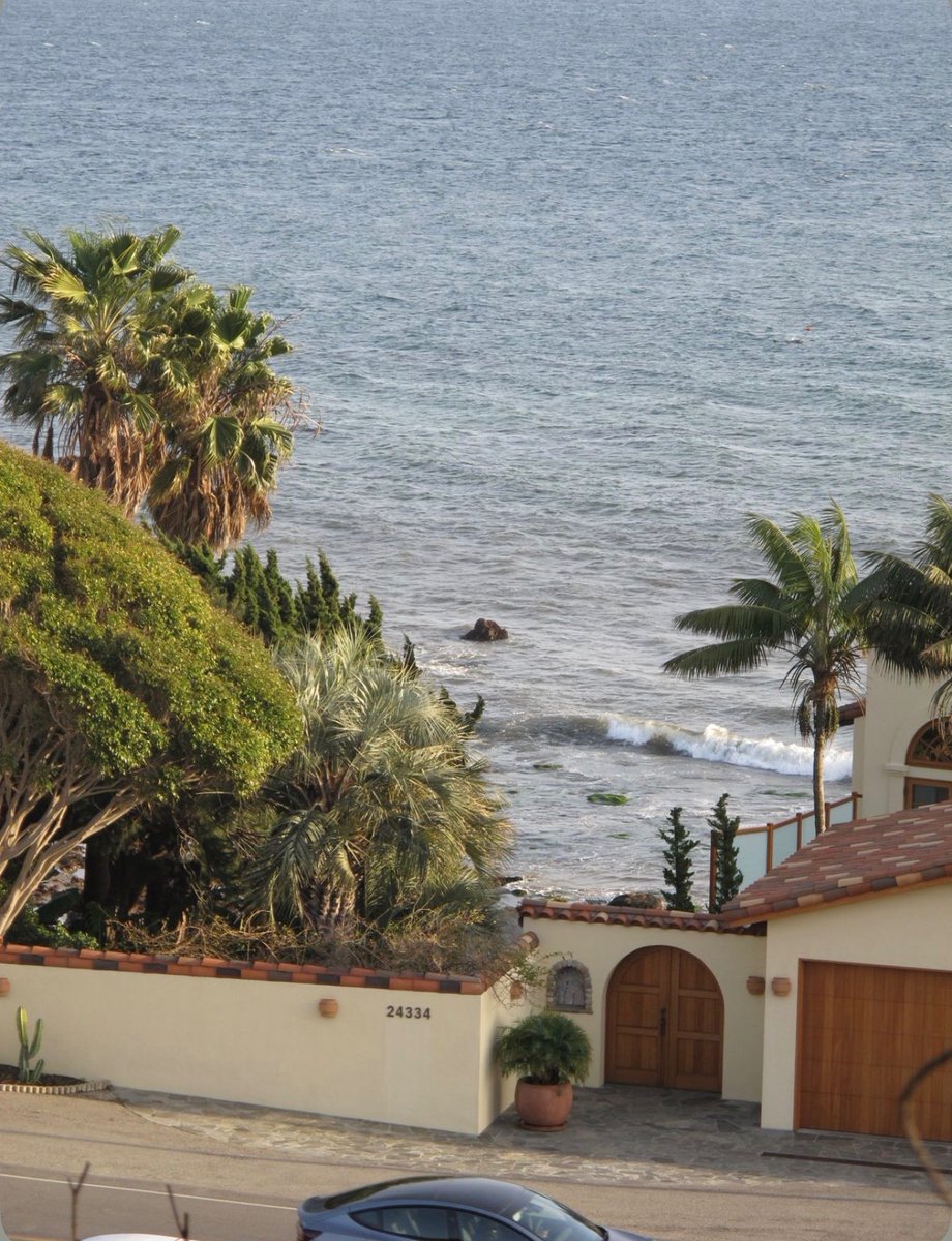 Amazingeyes89's tweet photo. Malibu, USA 🇺🇸 https://t.co/kOSj7YzrdK