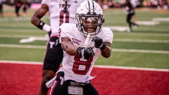JQHARRELL's tweet photo. #AGTG Troy Offered 
@EMCCathletics @CoachLucasEMCC @Smitherman_Era @JUCOFFrenzy @MSJUCOREPORT https://t.co/WXUdkLZZqq