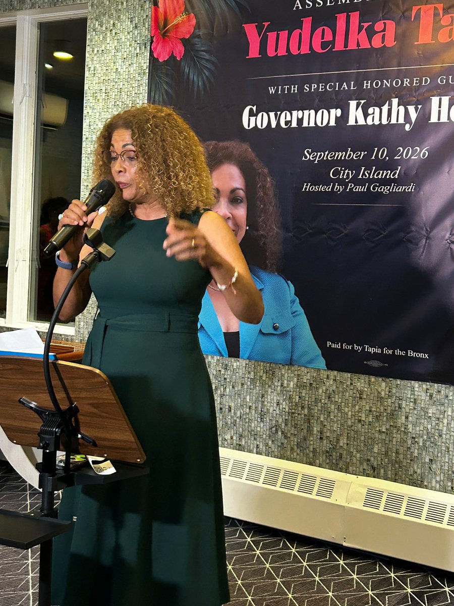 ChangingBxPol's tweet photo. So @nycDSA Bx Assemblywoman who was with Cuomo from the Primary and even in the General is not worth challenging? Look at that name in the banner who just hosted her fundraiser …https://t.co/X4y5vtk2i2 https://t.co/wIVFzw6tXx