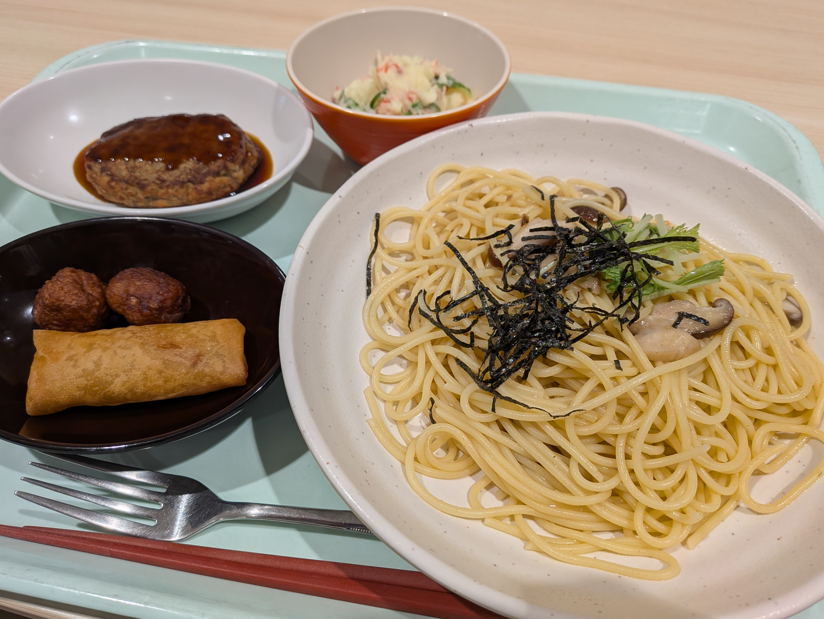 PanasonicHIKONE's tweet photo. こんにちは！              
今日の #ランチ は 【きのこの和風スパゲッティ】でした！ 
きのこの香りが広がり、秋を感じる美味しさでした😋
午後も頑張っていきましょう！            
#社員食堂 #社食 #彦根市 #パナソニック https://t.co/zmvGaVVFUg