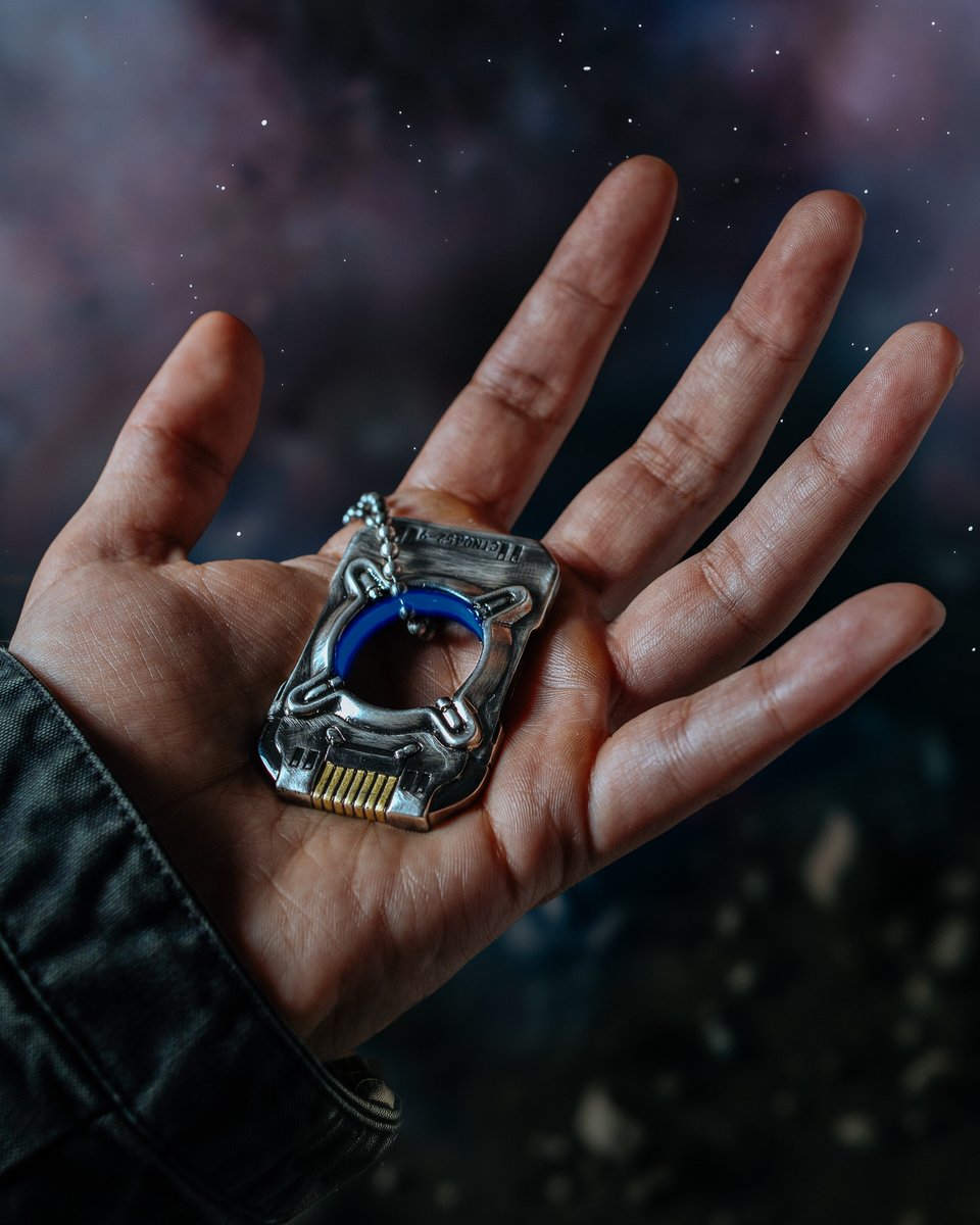 officialKingIce's tweet photo. Where my Halo fans at? Tap in below #kingice #halo #necklaces https://t.co/nNtc2L7dJc