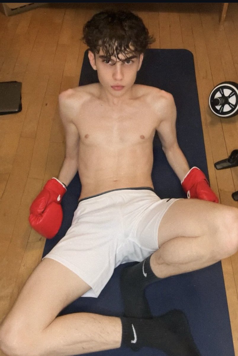 iflphg's tweet photo. What would you say I got to? Big or slime 👉🏼 https://t.co/l47vS5hxR1👈🏼

#phonewank #gay #Irish #wankchat https://t.co/6s0YLoBUEH