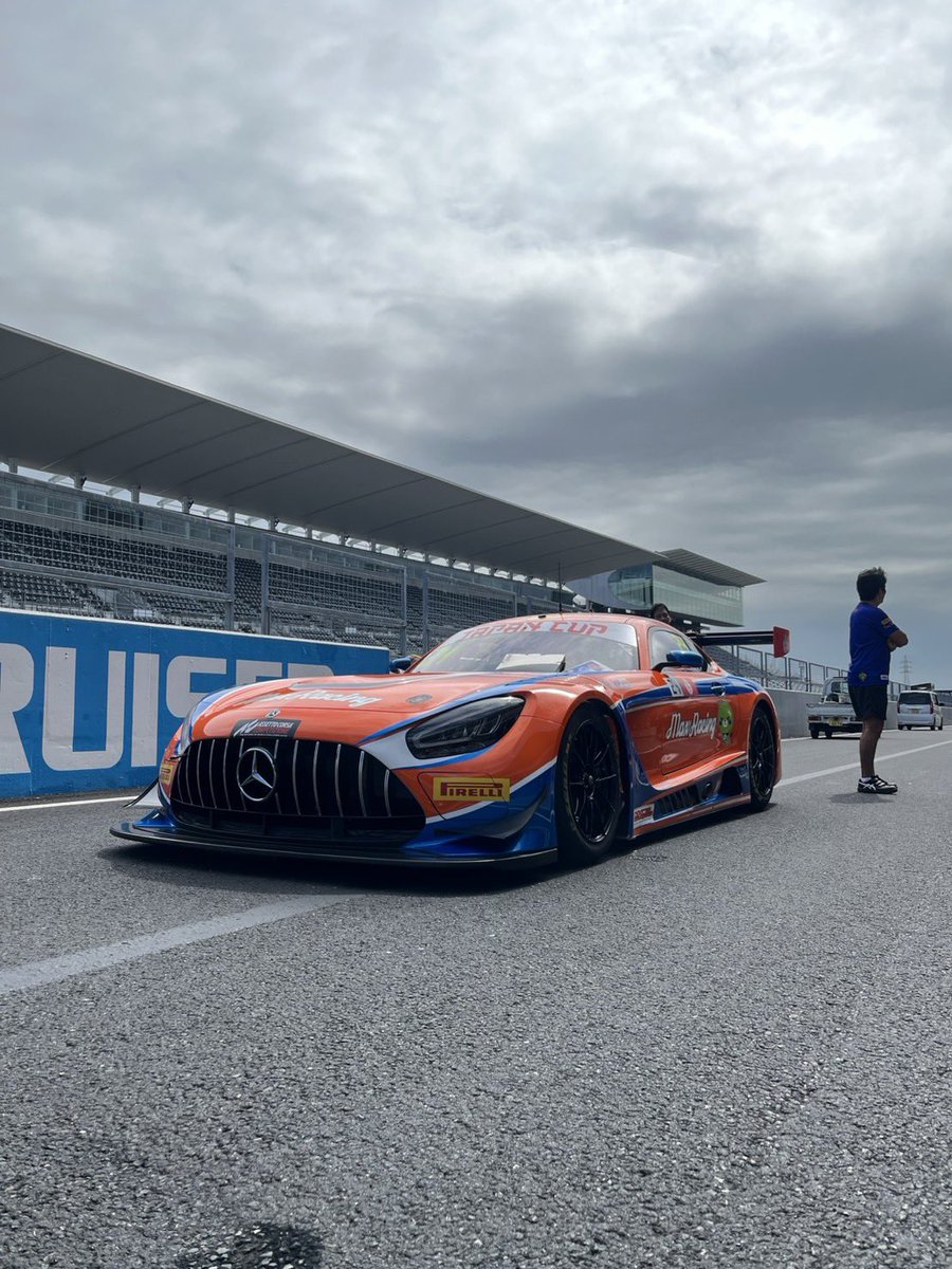 maxracing244's tweet photo. 最終戦鈴鹿が開幕！本日11(金)は公式プラクティスや予備予選です。岡山の優勝の勢いで、王座獲得へ向け最高のセットアップを絞り込みます！🔥
Suzuka final round begins! Practice &amp; pre-qualifying today. Carrying our winning momentum from Okayama to chase the title!🏎️⚡
#JapanCup https://t.co/5V5YfjSeuF