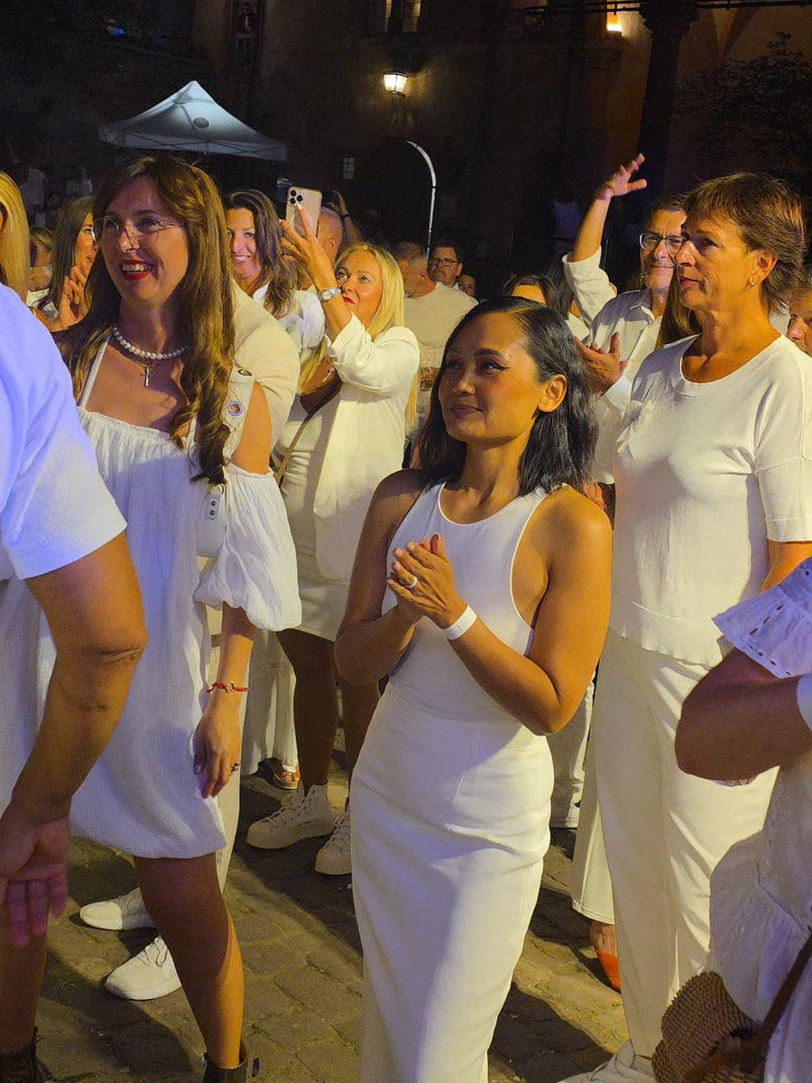 cleberson30's tweet photo. The All White Party atop Heidelberg Castle was a blast. Can’t wait for the next adventure! https://t.co/oWAbS8XMQg