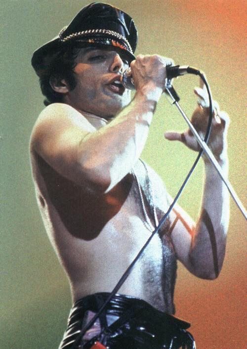 fredsladygodiva's tweet photo. Nobody rocked the leather and cap look quite like Freddie Mercury. 👑🔥

Pure 70s rock 'n' roll energy and absolute stage perfection.
He was born to be an icon! 🤘⚡️

#LeatherAndCapEra
#70sRock #RockIcon
#FreddieMercury #Queen https://t.co/kyDsLMHBzj