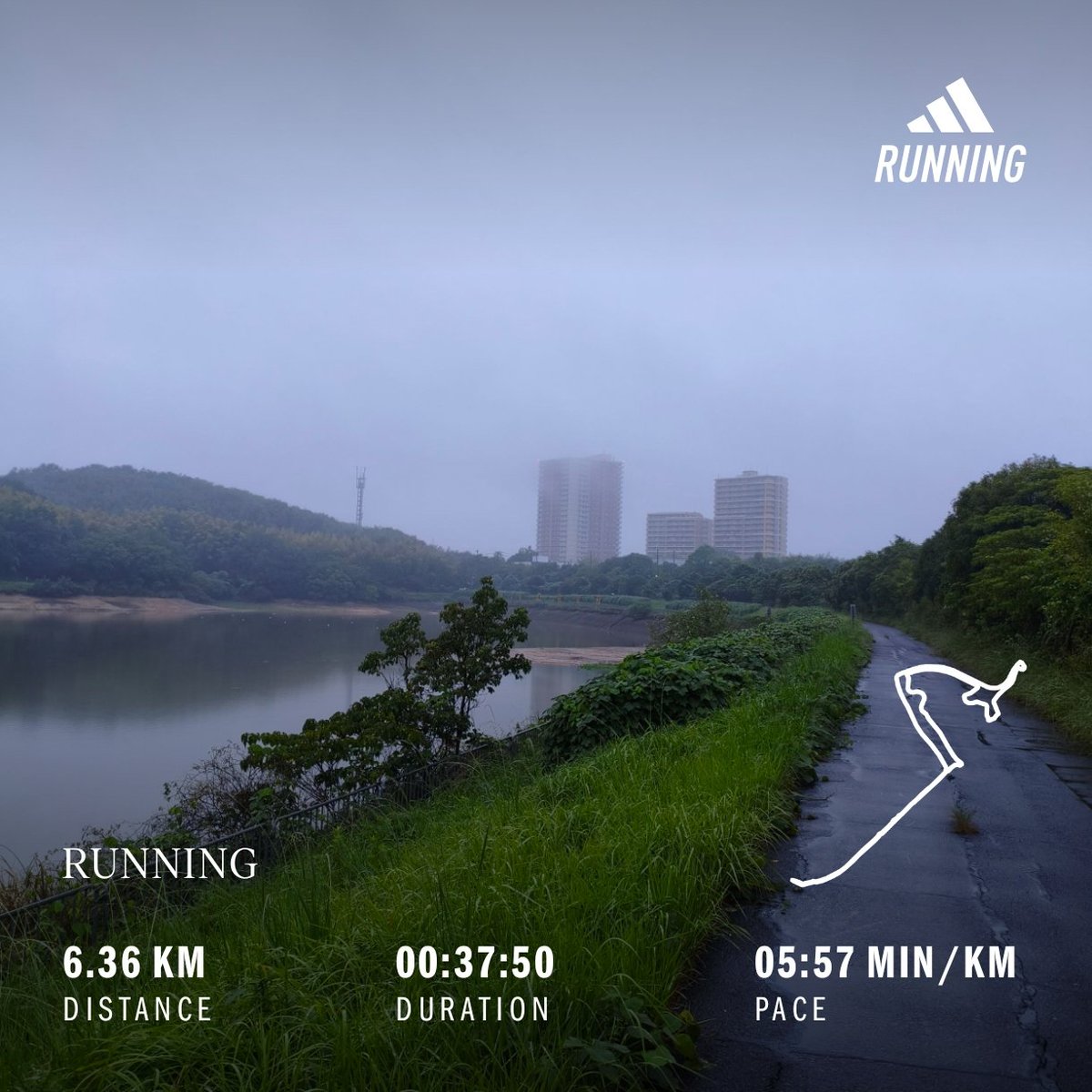 tsukimaron's tweet photo. テレワーク前の朝ラン🏃
小雨だったので決行。2日ランオフでしたが久しぶりに走れて良かったー◎
今日は部の飲み会なので楽しんできたいと思います🍺
#朝ラン #ランニング #running https://t.co/0VFSRlP66d