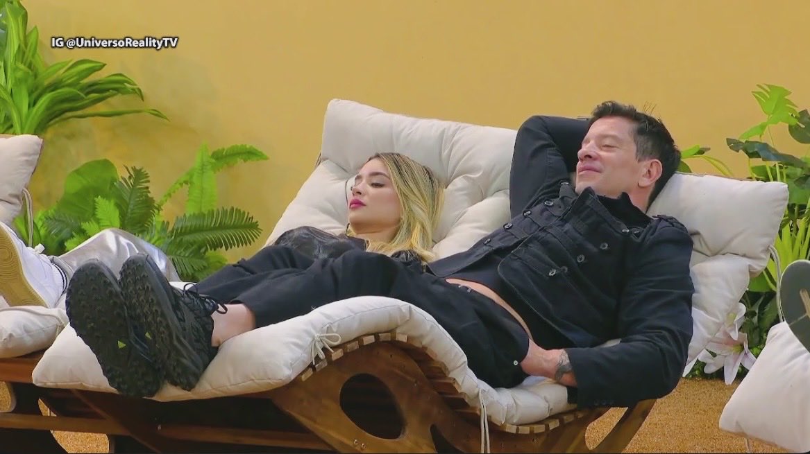 sarah_lvu's tweet photo. Si mañana se salva Brianda, las team Brianda y Brianet votamos por salvar a Yahir? Y si se salva Yahir, nos ayudan a votar por Brianda? 🥹🙏💖

 #LaCasaDeLosFamososMx https://t.co/7q2XF94r8J