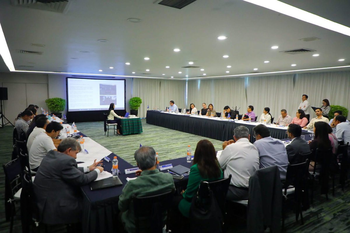 Coparmexoaxaca's tweet photo. Mesa de Trabajo

COPARMEX Oaxaca llevó a cabo una mesa de trabajo con autoridades estatales para dialogar sobre desarrollo económico, competitividad, turismo y entorno fiscal. https://t.co/jMKMgADIq7