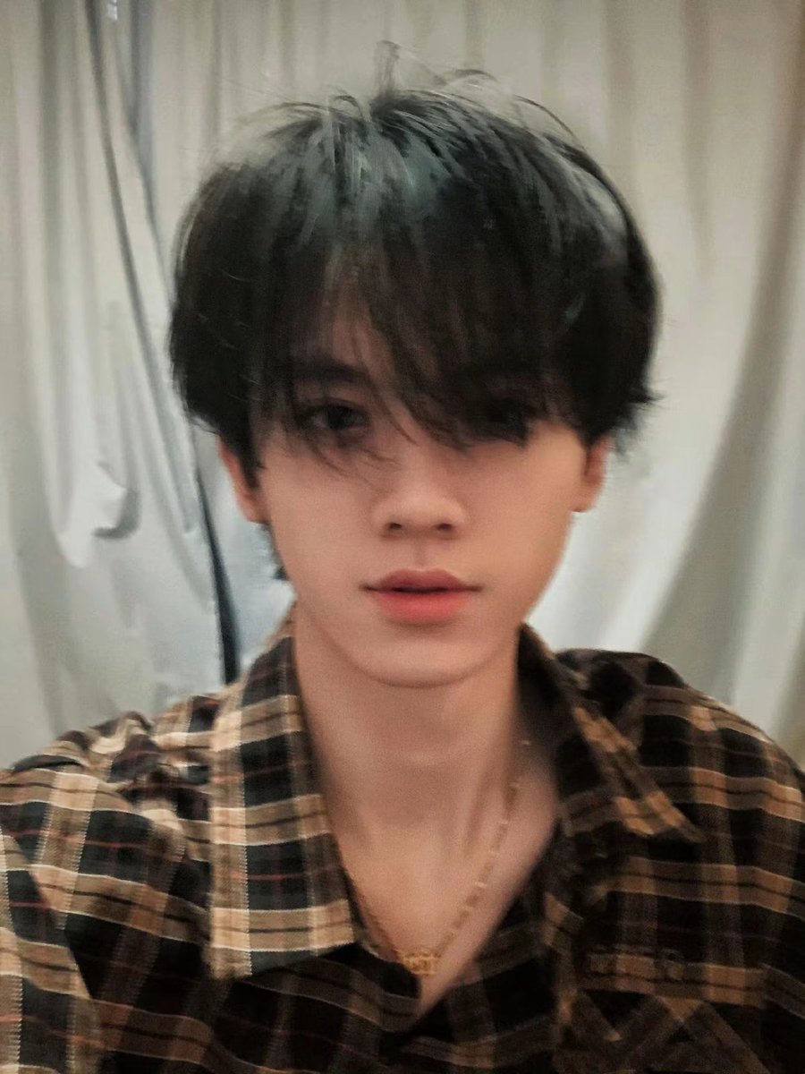 zzzzz0t's tweet photo. 《情哥哥还是亲哥哥》第2章
张极/左航/朱志鑫 梦女po文 密码zjzj

—我知道我哥想看什么，我把头发解开，仰起脖颈抖奶子，满脸潮红地吞吐他的几把。

（本章只和张极入体做爱了 介意误入）
（有新人物出场，会有小部分清水的叙事）
https://t.co/SqSCdgxUH1 https://t.co/tBoUBfLiXH