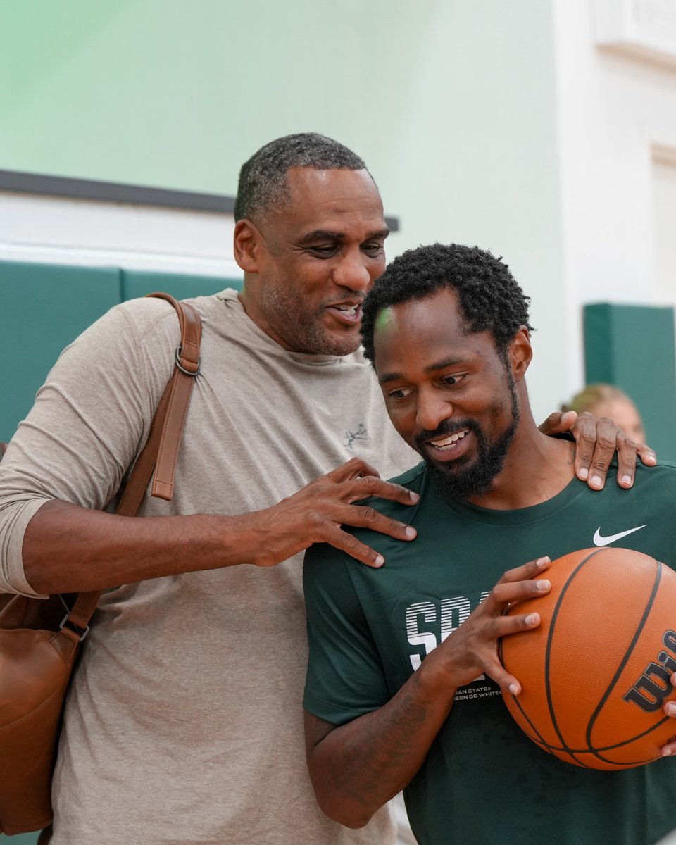 MSU_Basketball's tweet photo. Special weekend for Kalin 💚 https://t.co/e3jgtWY011