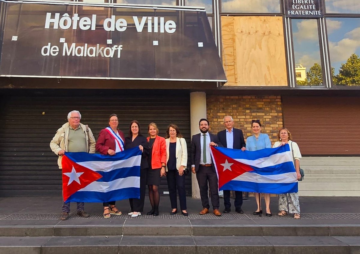 PartidoPCC's tweet photo. *Segundo día de trabajo de la delegación del Comité Central del PCC en Francia continúa con importantes muestras de solidaridad con Cuba*
París, 10 de septiembre de 2026. La delegación del Comité Central del PCC, encabezada por Marydé Fernández López, jefa de la Oficina de Atención a la UJC y a las organizaciones de masas, que se encuentra de visita en Francia para participar en la 91 edición de la Fiesta de L'Humanité complementó su segundo día de trabajo con importantes intercambios que reafirman los sentimientos de solidaridad hacia nuestro pueblo.

En la mañana sostuvo un cordial encuentro con senador Pascal Savoldelli, miembro Grupo Comunista en el Senado y vicepresidente de la Comisión de Finanzas de este órgano. Durante el encuentro lo  actualizamos sobre los impactos de la escalada agresiva del gobierno de los Estados Unidos, de las dos órdenes ejecutivas y de su marcado carácter extraterritorial. Al propio tiempo agradecimos sus iniciativas de solidaridad hacia nuestro país. Al finalizar la reunión realizamos un recorrido por la sede del Senado.

En la tarde la delegación fue recibida por Laurent Brun, segundo responsable de la Confederación General del Trabajo de (CGT). Durante el fraternal intercambio se le trasladaron sentidas condolencias por el reciente fallecimiento del amigo Sebastian Viscuso, quien desarrollaba una encomiable labor en nuestro país. También se abordaron las enormes posibilidades que existen para ampliar los históricos lazos de amistad y cooperación con la Central de Trabajadores de Cuba (CTC), fundamentalmente en este contexto difícil de agresión imperialista.

Para cerrar la fructífera jornada se visitó la ciudad de Malakoff, donde fueron recibidos por la alcaldesa Sonia Figueres y por los responsables del Partido Comunista Francés, la Confederación General del Trabajo, la coordinadora de cubanos residentes y los líderes de otras organizaciones solidarias con Cuba. En el emotivo encuentro, los presentes abordaron las múltiples iniciativas de apoyo a nuestro pueblo que han organizado desde sus diferentes ámbitos y reafirmaron su firme compromiso de continuar fortaleciendo la solidaridad con Cuba. A nombre del Comité Central del PCC se les agradeció por las muestras de cariño y se destacó la necesidad de continuar con esa importante labor que realizan.

#CubaNoEstáSola