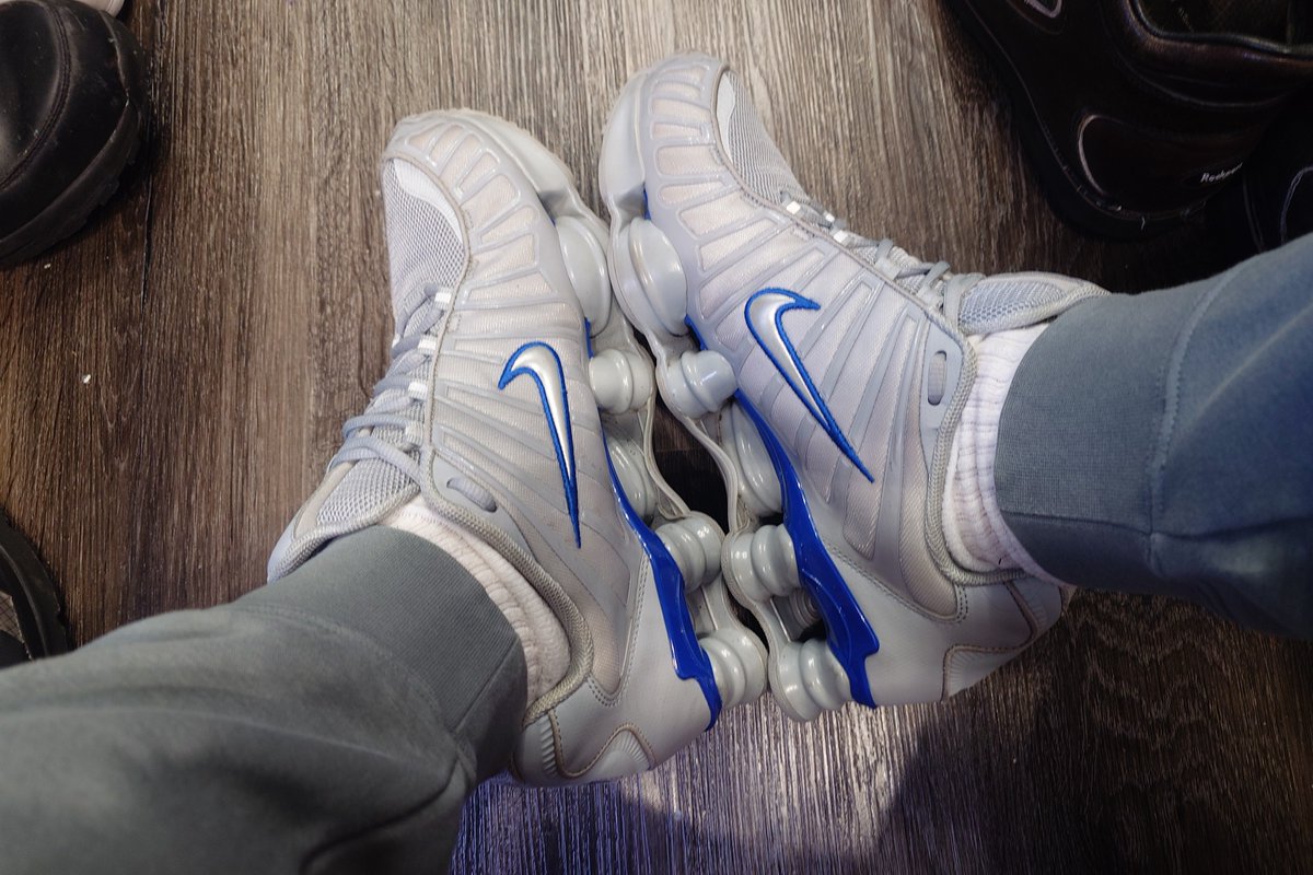CurwenSimon's tweet photo. #ootd #nike #shoxTL with #nikeair #utility #joggers https://t.co/DeryRZYChW