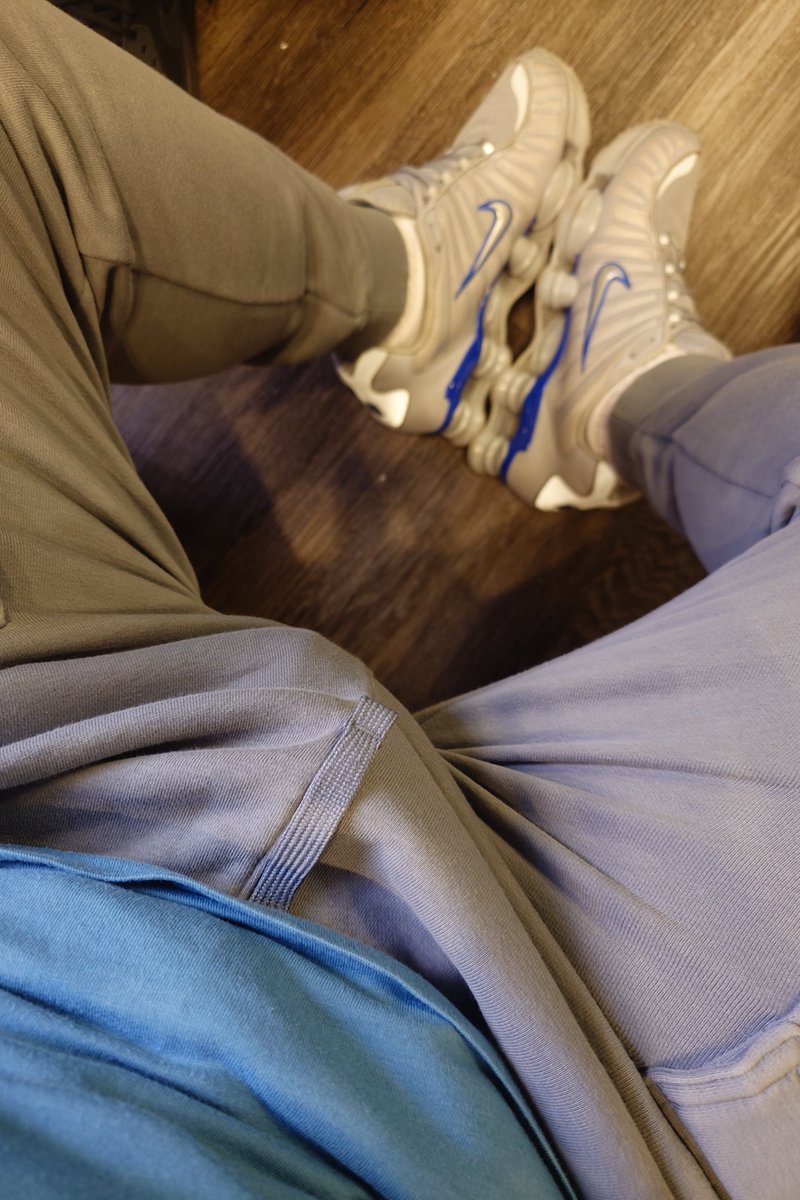 CurwenSimon's tweet photo. #ootd #nike #shoxTL with #nikeair #utility #joggers https://t.co/DeryRZYChW