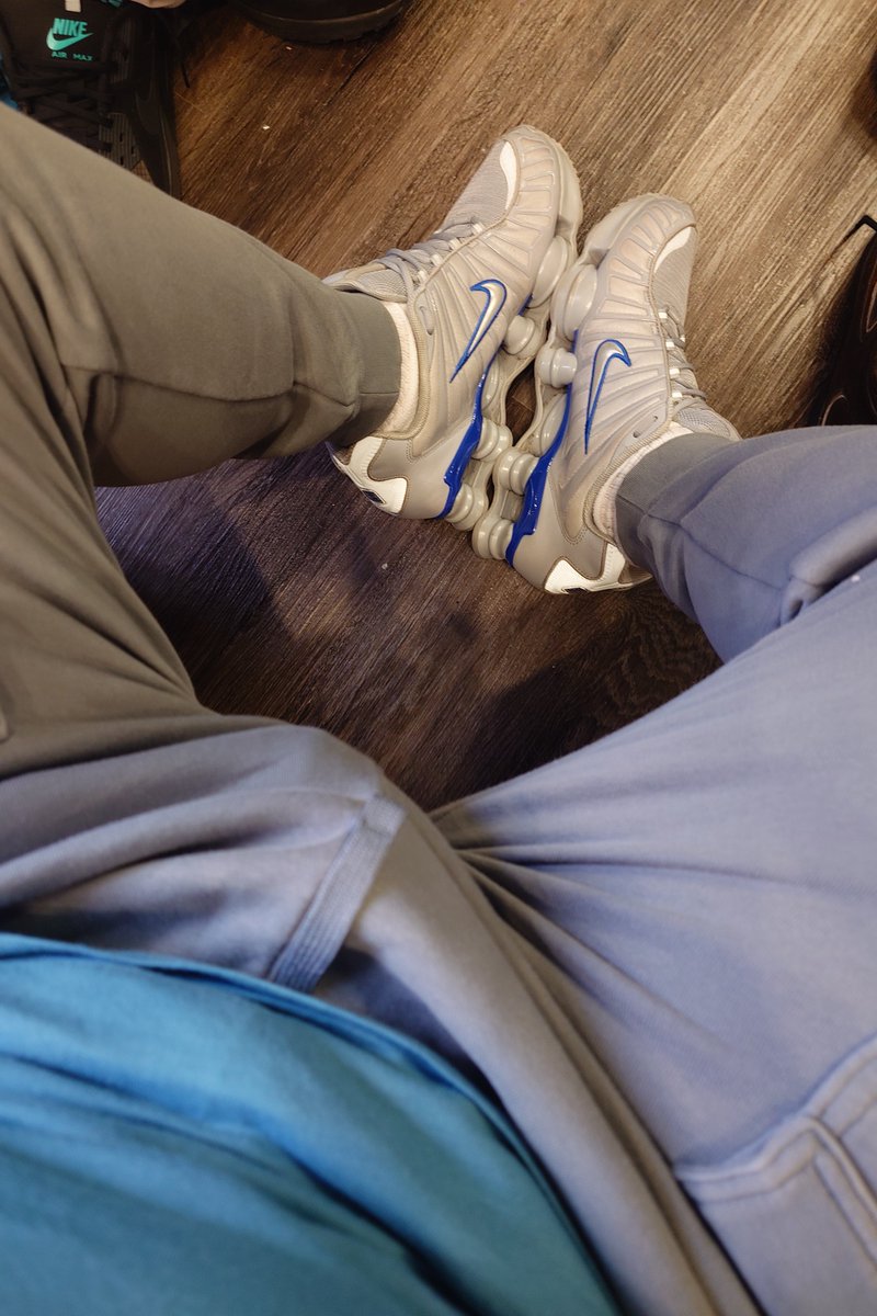 CurwenSimon's tweet photo. #ootd #nike #shoxTL with #nikeair #utility #joggers https://t.co/DeryRZYChW