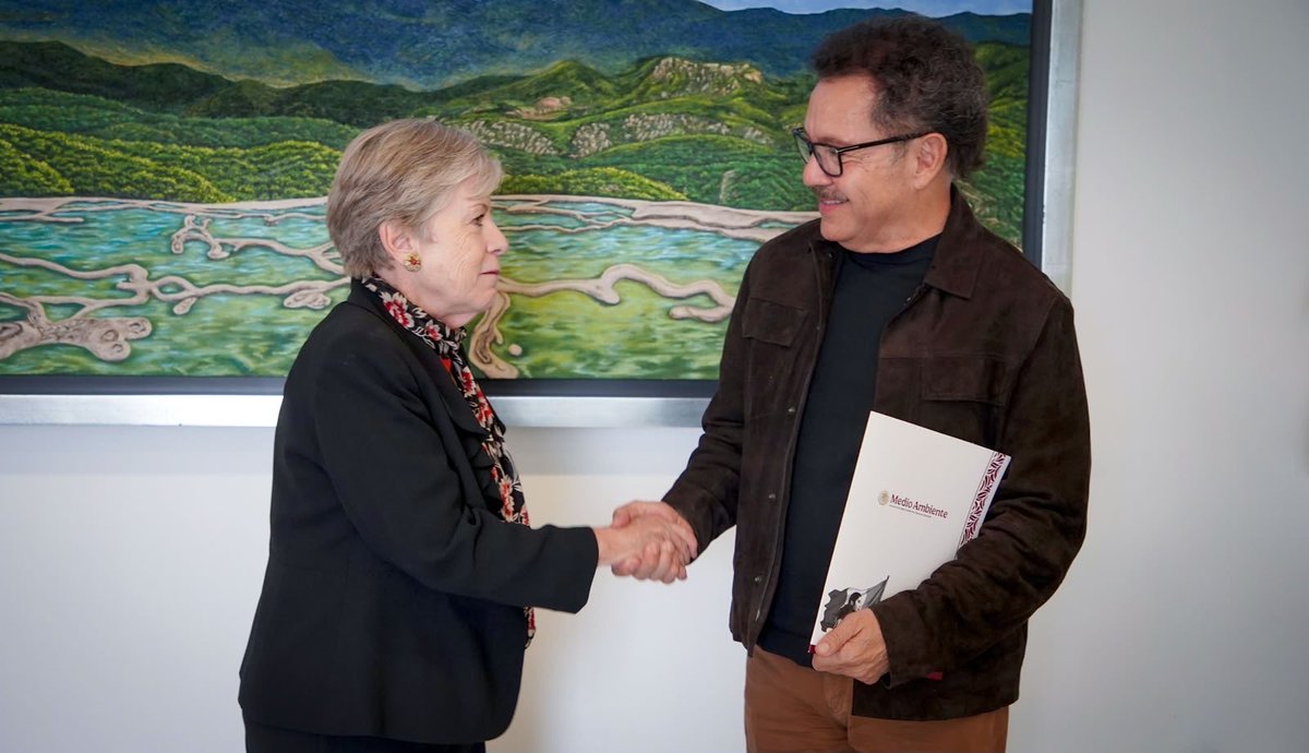 aliciabarcena's tweet photo. Gran reunión con el senador @NachoMierV, presidente de la Junta de Coordinación Política del @senadomexicano. Coincidimos en que renovar nuestra legislación ambiental requiere diálogo y construcción de acuerdos entre poderes. Seguimos sumando por un México con #JusticiaAmbiental. https://t.co/AByLDhOOMP