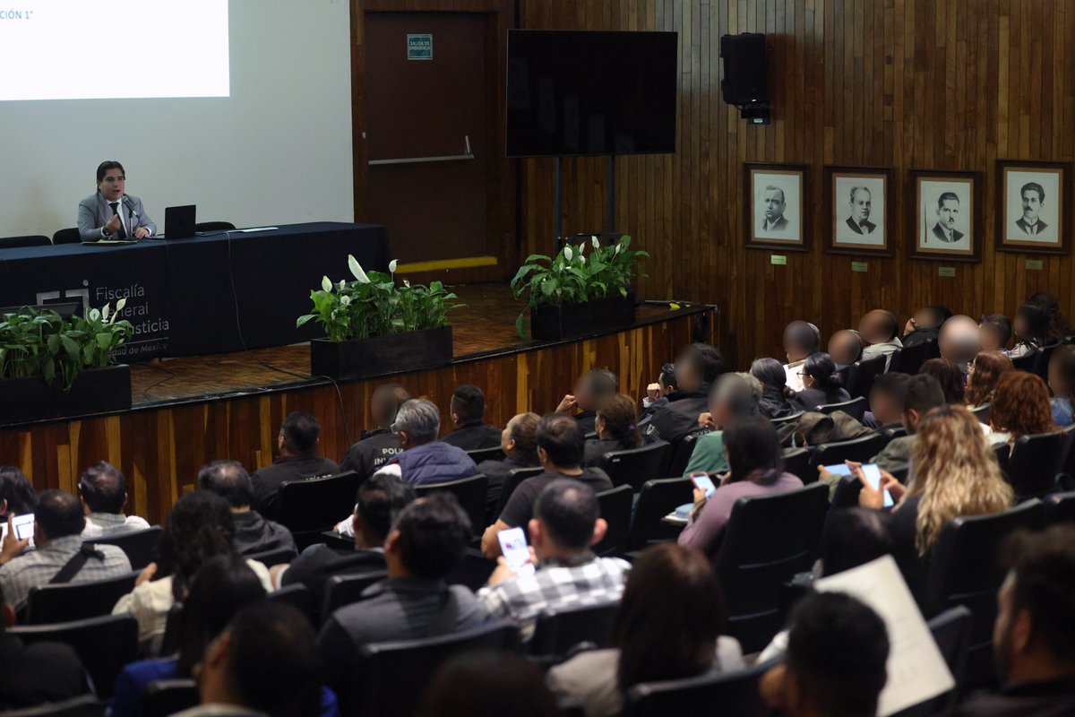 IFP_CDMX's tweet photo. El #IFPES, casa de estudios de la @FiscaliaCDMX, concluyó el curso “Litigación oral: interrogatorio y contrainterrogatorio para el Policía de Investigación”.

Con estas acciones, agentes de la @PDI_FGJCDMX  fortalecieron sus conocimientos técnicos, científicos y argumentativos. https://t.co/sz5H7JoeCV