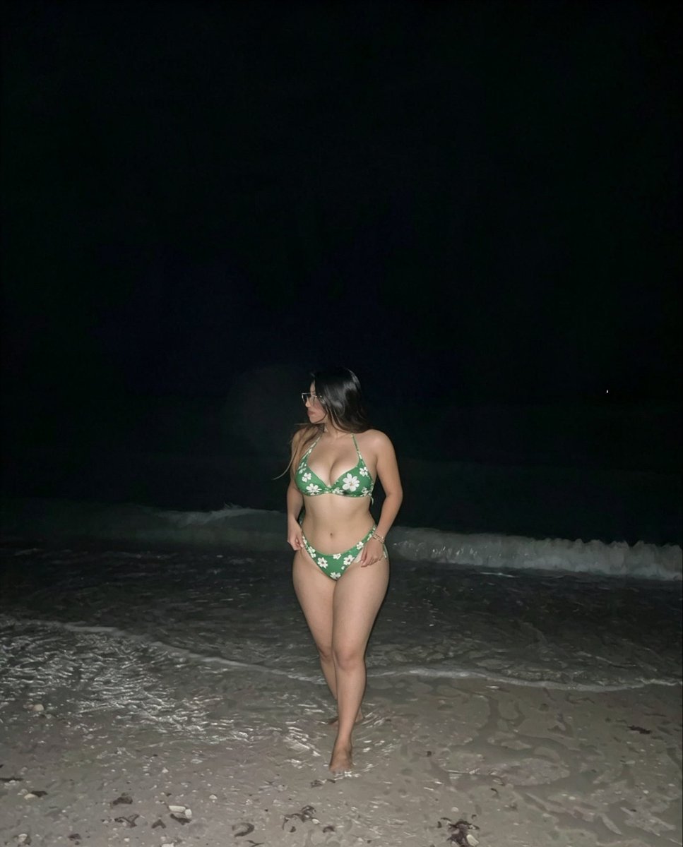 kittzhy's tweet photo. 🏝️🌊🌙
https://t.co/foAcC1TNXY https://t.co/u6yvyzeHt5